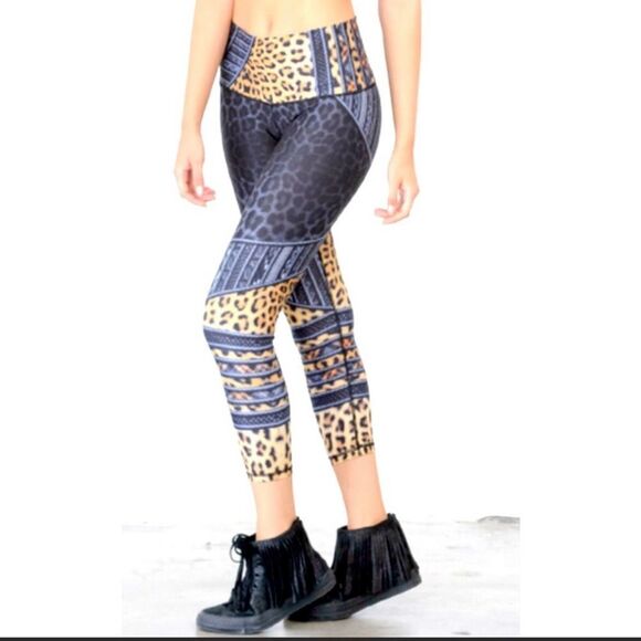 Niyama Sol Pants - 💕Rare Niyama Sol cropped leggings💕